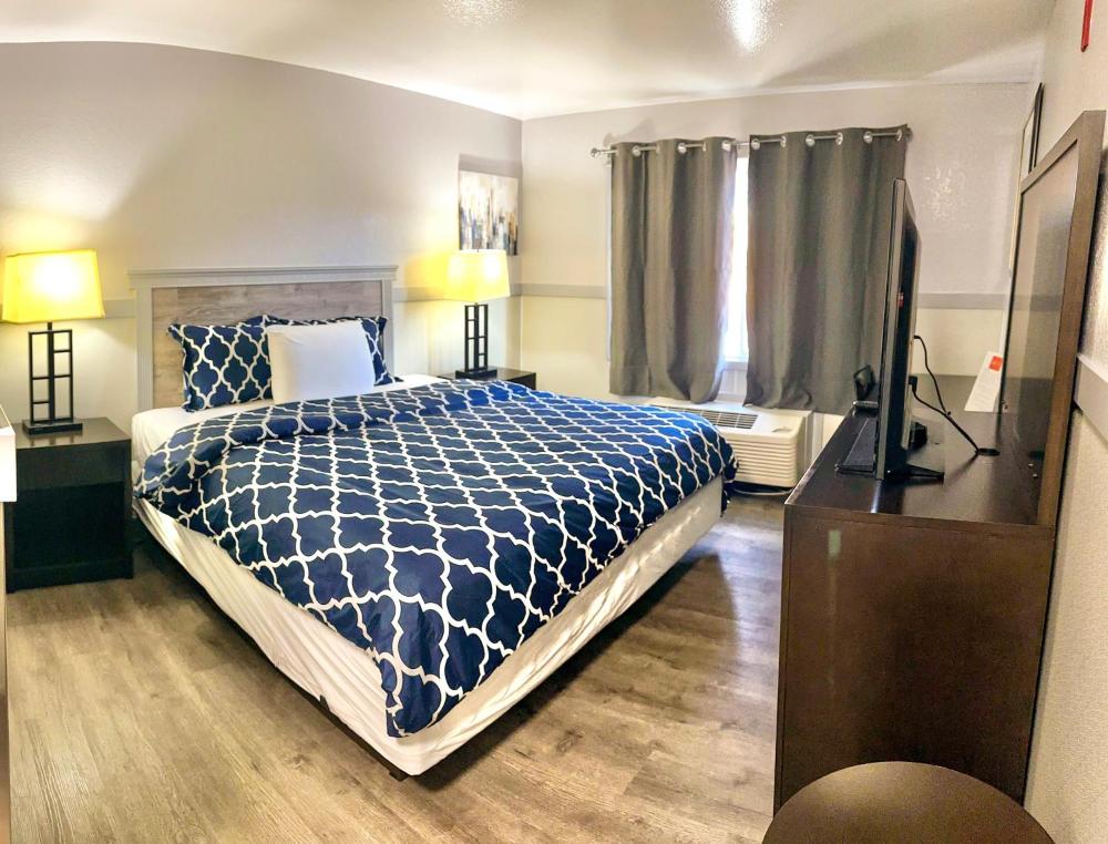 Budget Double Room interior